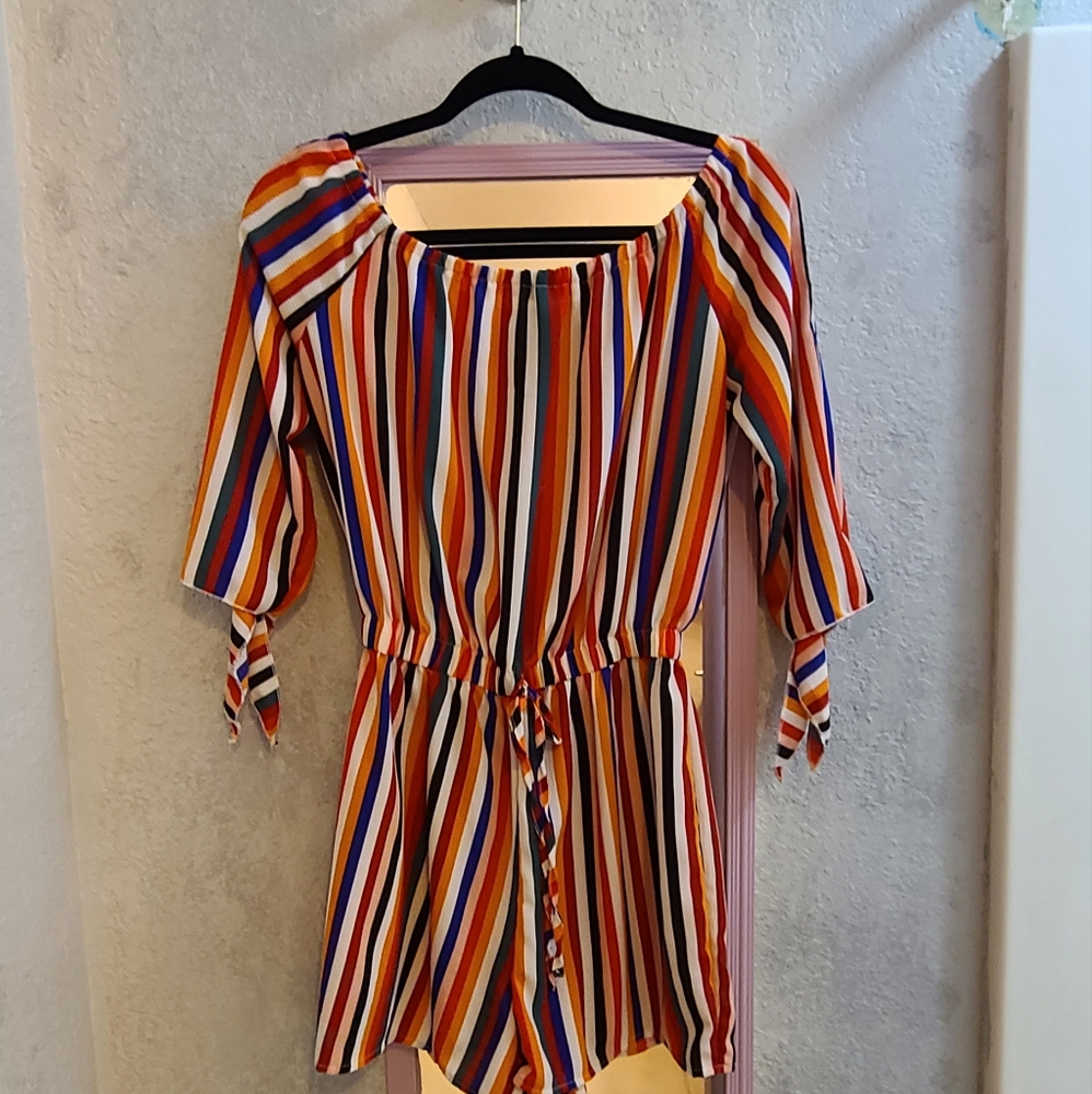 Rainbow romper (M)
